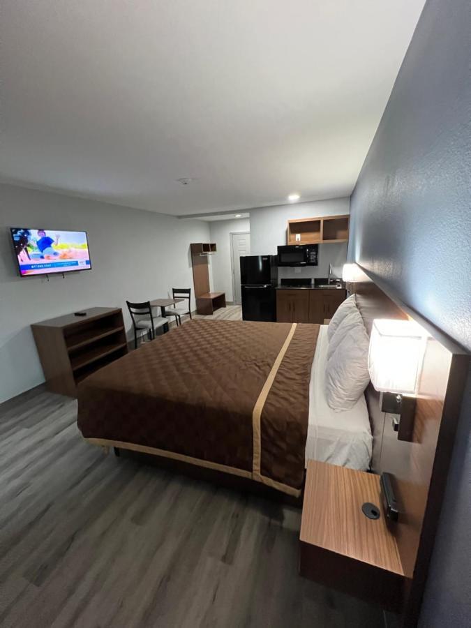 Relax Inn Channelview Exterior photo