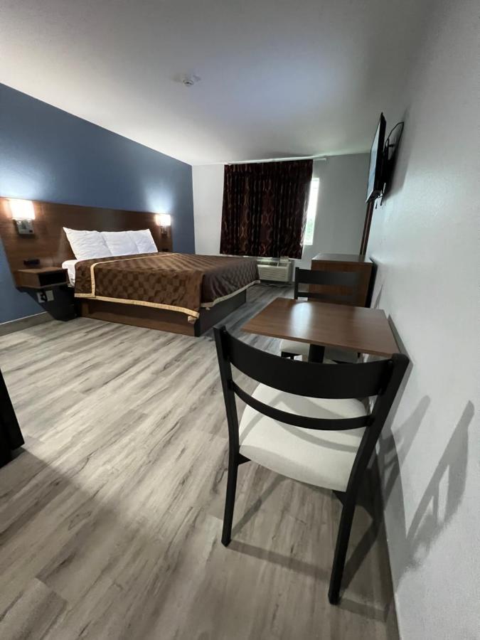 Relax Inn Channelview Exterior photo